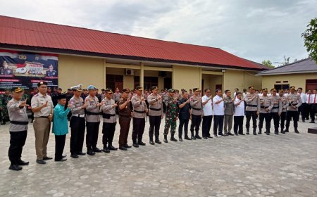 Kapolda Lampung Irjen Pol Ahamat Wiyagus meresmikan kan Polres Pesisir Barat..