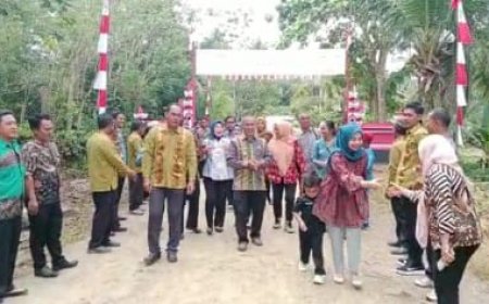 Lagi, Ketua TP PKK Kolaka Timur Laksanakan Penilaian Lomba Kampung Merdeka Di 4 Kecamatan