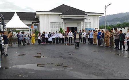 Andi Muh. Iqbal Tongasa Lepas 179 Calon Jemaah Haji Kolaka Timur Kloter Pertama