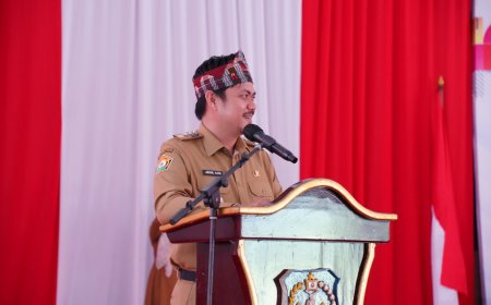 Serahkan 723 SK GBPNS, Azis : Tahun 2023, Pemda Koltim Tetap Buka Rekruitmen P3K Guru