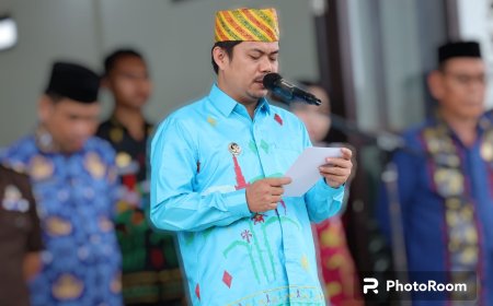 Plt Bupati Kolaka Timur Pimpin Upacara Peringatan Hari Pendidikan Nasional