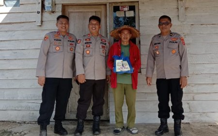 Peduli Masyarakat Kurang Mampu, Polres Kolaka Timur Salurkan Sembako Di Tirawuta
