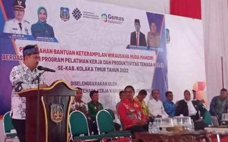 Dorong Wirausaha Muda Mandiri, Abdul Azis Serahkan Bantuan Sarana Usaha Kepada 30 Kelompok
