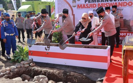 Waka Polri Letakan Batu Pertama Pembangunan Masjid di Kediri