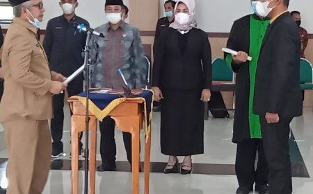 H. Sulwan Aboenawas Resmi Lantik Syawal Sarifuddin Sebagai Pj Sekda Kolaka Timur