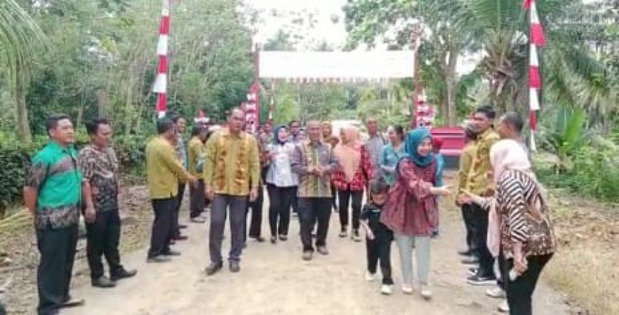 Lagi, Ketua TP PKK Kolaka Timur Laksanakan Penilaian Lomba Kampung Merdeka Di 4 Kecamatan