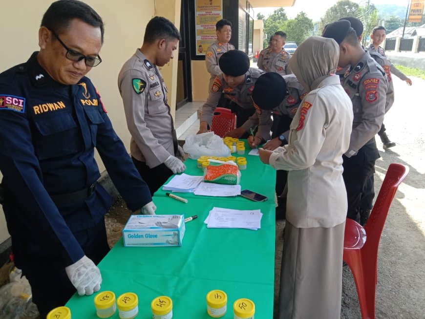 Jalani Tes Urin, 85 Personil Polres Kolaka Timur Dinyatakan Bebas Narkoba