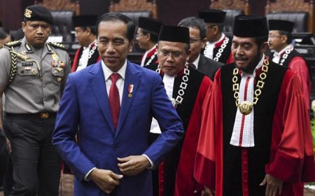 Keputusan MK Kontroversial: Jokowi, Anwar Usman, Gibran, dan Kaesang Dituduh Terlibat dalam Nepotisme