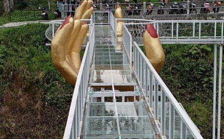 Sorotan Terhadap Bukti Kelayakan Jembatan Kaca di Limpakuwus Banyumas Setelah Insiden Tragis