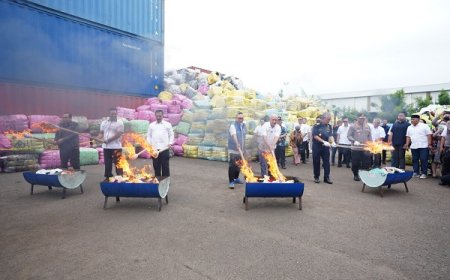 Operasi Pemusnahan Barang Impor Ilegal: Langkah Tegas Pemerintah Jokowi dalam Melindungi Industri Dalam Negeri