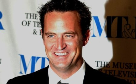 Bintang 'Friends,' Matthew Perry, Meninggal Dunia pada Usia 54 Tahun: Perjalanan Hidup yang Penuh Tantangan