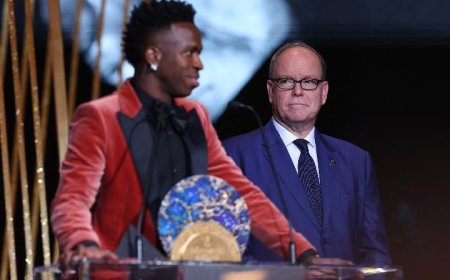 Vinicius Jr. Raih Penghargaan Socrates Award dan Bersumpah Melawan Rasisme di Dunia Sepakbola