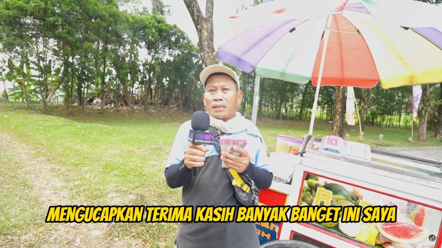 VIRAL! Rey Utami Beri 10 Juta ke Mamang Pudin, Tukang Rujak yang Penuh Perjuangan!