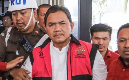 Anggota BPK Achsanul Qosasi Ditetapkan Sebagai Tersangka Korupsi Menara BTS