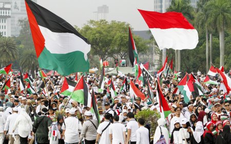 Peserta Aksi Damai Bela Palestina di Monas Tampilkan Solidaritas dan Kesadaran Lingkungan
