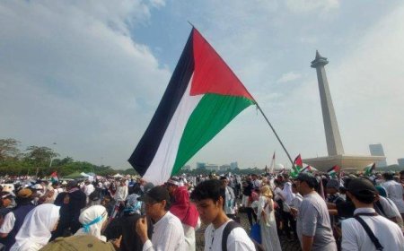 Peserta Aksi Damai Bela Palestina Tinggalkan Monas Tanpa Sampah