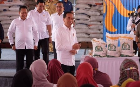 Jokowi Lanjutkan Program Bansos Beras hingga Juni 2024, 22 Juta Keluarga Dapat Manfaat