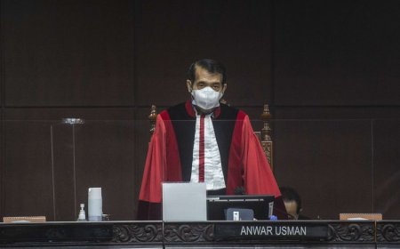 Anwar Usman Buka Suara: Politisasi dan Fitnah Ancam Integritas Putusan MKMK!