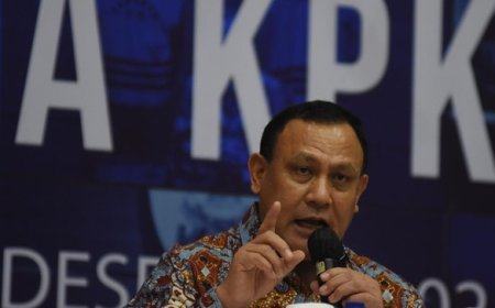 Kasus Klarifikasi Ketua KPK Firli Bahuri Terkait Pertemuan dengan SYL: Tidak Hadir Hari Ini, Akan Hadir Besok