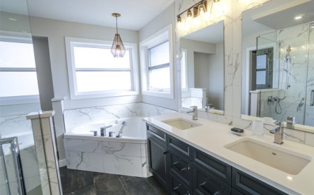 Mengapa Kamar Mandi Hotel Sering Diletakkan Dekat Pintu Masuk? Ini Alasannya!