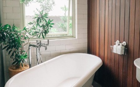 Mengapa Kamar Mandi Hotel Sering Diletakkan Dekat Pintu Masuk? Inilah Alasan Teknis dan Kenyamanan Tamu