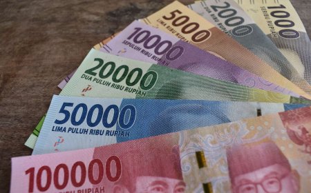 Rupiah Menguat di Awal Pekan, Sentimen Positif dari Bank Sentral AS dan Neraca Perdagangan Indonesia