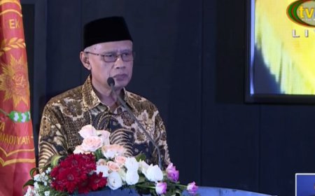 Ketum Muhammadiyah Haedar Nashir Mewanti-Wanti Oligarki Koalisi Pasca-Pilpres 2024 di Depan Ganjar dan Mahfud
