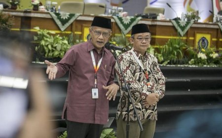 Ketum Muhammadiyah Haedar Nashir Menyindir Oligarki Koalisi di Depan Ganjar dan Mahfud, Mendorong Transparansi dalam Proses Penyusunan UU