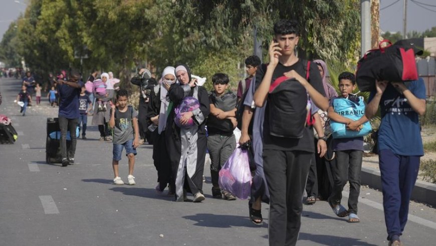 Krisis Kemanusiaan Gaza: Puluhan Ribu Warga Palestina Mengungsi dengan Berjalan Kaki, Perjuangan Mereka dalam Menyelamatkan Nyawa"