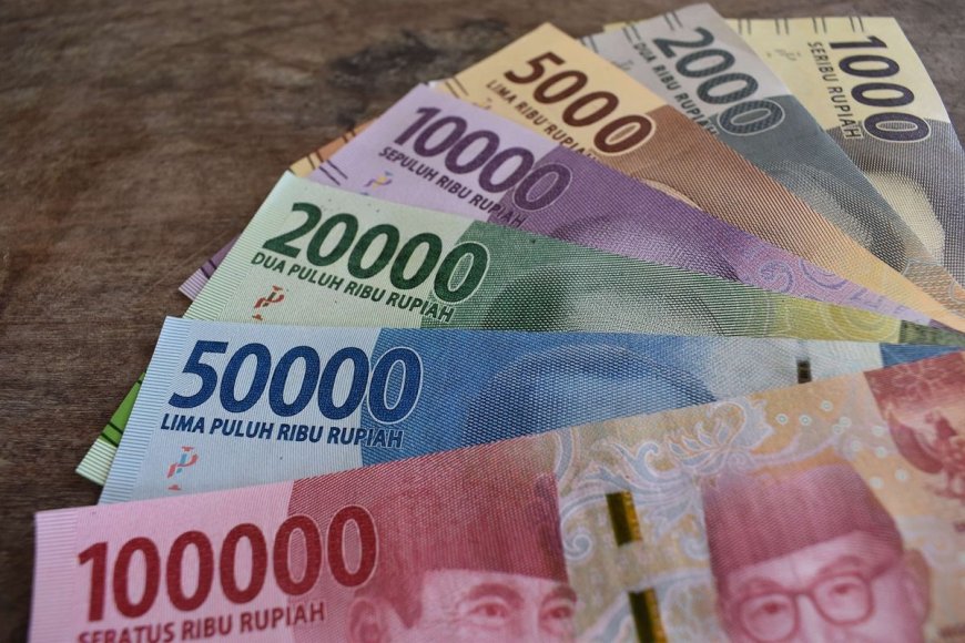 Rupiah Menguat di Awal Pekan, Sentimen Positif dari Bank Sentral AS dan Neraca Perdagangan Indonesia