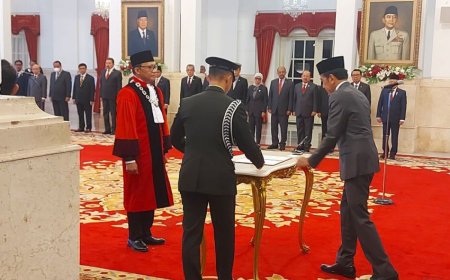 Presiden Jokowi Lantik Ridwan Mansyur sebagai Hakim MK Menggantikan Manahan Sitompul