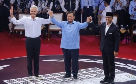 Gaya dan Gestur Anies, Prabowo, dan Ganjar di Debat Pertama Capres Pilpres 2024