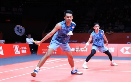 Fajar/Rian Alami Kekalahan Dramatis di Semifinal BWF World Tour Finals 2023: Jonatan Christie Menjadi Harapan Indonesia