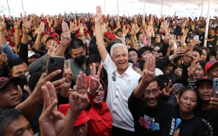 Ganjar Pranowo, Program 1 Keluarga Miskin 1 Sarjana Meluncur di Sukoharjo