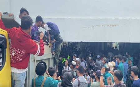 Ratusan Mahasiswa Usir Pengungsi Rohingya dari Gedung BMA Aceh