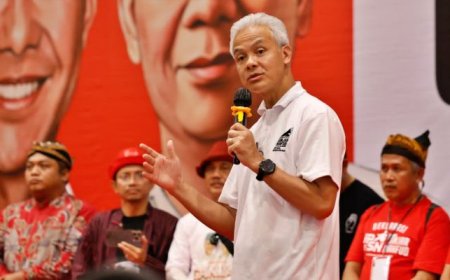 Ganjar Pranowo Minta Penyaluran Bansos di Jateng Tak Dipolitisasi: Kondisi Politik Tak Boleh Ganggu Hak Rakyat