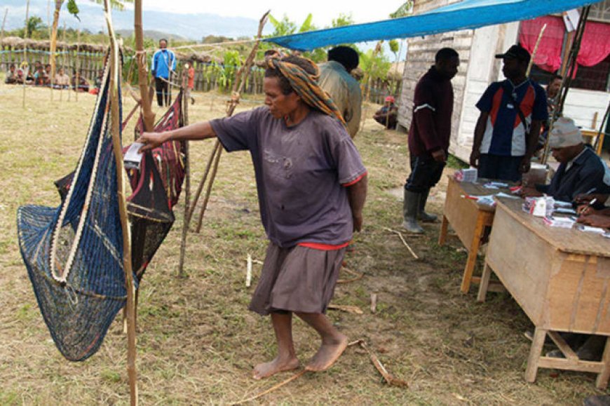 Sistem Noken: Kearifan Lokal dalam Pemilu Papua yang Memikat