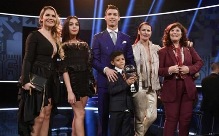 Cristiano Ronaldo Berikan Kejutan Gemilang pada Ulang Tahun Ibu dengan Porsche Cayenne dan Beri Rolex ke Tamu