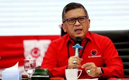  Hasto Serukan Bentuk Komite Independen Audit Hasil Survei Pilpres 2024