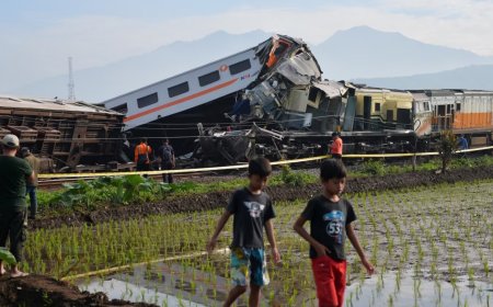 Tragedi Kecelakaan Kereta Api: Tiga Tewas, 28 Luka, dan Perjalanan KA Terhenti di Cicalengka