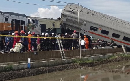 Kecelakaan Tragis Kereta Api di Cicalengka: Tiga Tewas, Dua Kereta Karam, dan 28 Luka-Luka