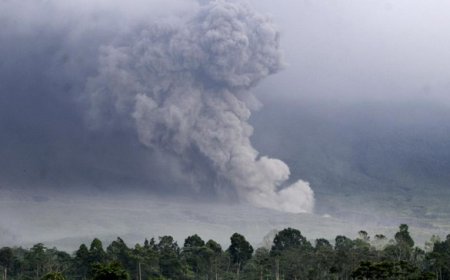 Gunung Semeru Erupsi: Ancaman Abu Setinggi 2.000 Meter, Warga Diimbau Waspada