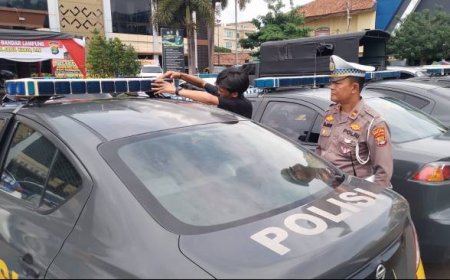 Kapolri Listyo Sigit Perintahkan Tutup Lampu Rotator Mobil Polisi dengan Kaca Film