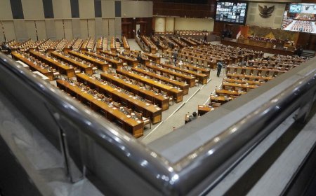 Formappi Soroti Kinerja DPR Masa Sidang II 2023-2024: 91% Anggota Kembali Nyaleg, Hanya 13,51% RUU Diselesaikan