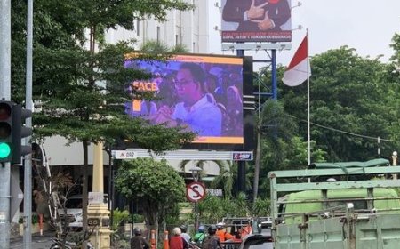 Videotron Anies Baswedan Berseliweran di Surabaya Setelah Diturunkan di Jakarta-Bekasi