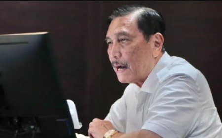 Luhut Sebut Pajak Motor Bensin Bakal Naik buat Subsidi Transportasi Umum