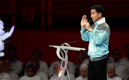 Gibran Rakabuming Raka Soroti Kondisi Jalan di Jawa Tengah: Solo Halus, Jokowi Beri Kritik