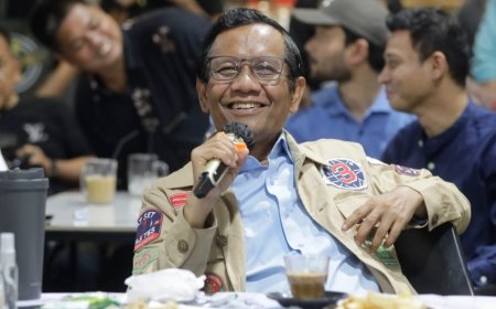 Mahfud MD Mengumumkan Pengunduran Diri: Kontroversi Tim Sukses Menteri Picu Kecaman dan Alarm Situasi Politik