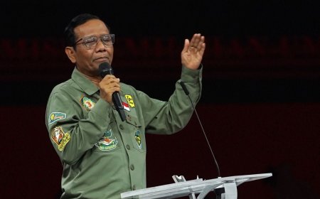 Mahfud MD Dilaporkan ke Bawaslu atas Pernyataan 'Recehan dan Ngawur'