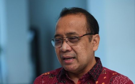 Mahfud MD Belum Ajukan Surat Pengunduran Diri sebagai Menko Polhukam: Alasan dan Implikasinya